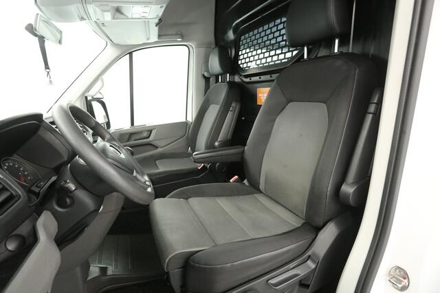 Volkswagen CRAFTER 2.0 TDI L3H3 | Laadklep | Airco | Camera | Cruise | Carplay | Parkeersensoren