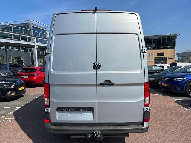 Volkswagen CRAFTER Bedrijfswagens Highline L3H3 2.0 TDI 130 kW 177 pk 8 versn. Auto | BPM vrij | Middelhoog dak | Trekhaak met vaste kogel | Climatronic airconditioning |