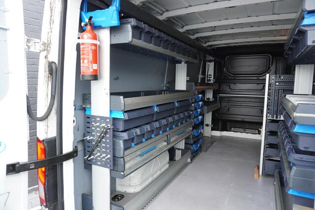 Volkswagen CRAFTER 2.0 TDI 140PK L3H2 Automaat EURO 6 - Airco - Cruise - Camera - ¤ 17.499,- Excl.