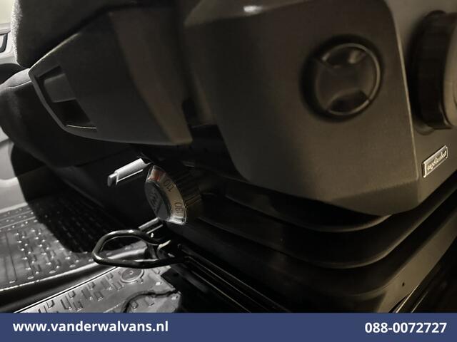 Volkswagen CRAFTER 2.0 TDI 141pk L3H3 L2H2 Euro6 Airco | 3000kg Trekhaak | Cruisecontrol | Chauffeursstoel Bijrijdersbank