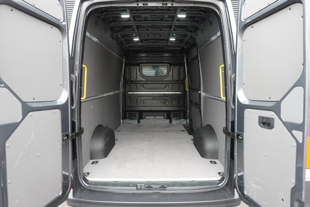 Volkswagen CRAFTER 180pk Automaat Facelift L3H3/L2H2 Apple Carplay Digitaal dashboard Navigatie Parkeersensoren