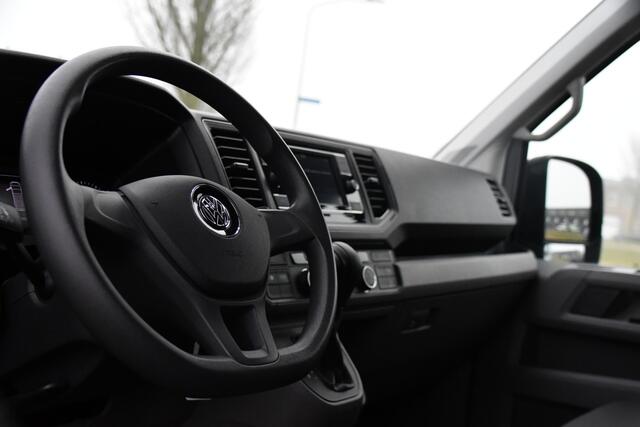 Volkswagen CRAFTER 30 2.0 TDI L3H3 PB Edition Camera, Carplay, Stoelverwarming, Sensoren, 140pk, Automaat, multimedia, Uniek!