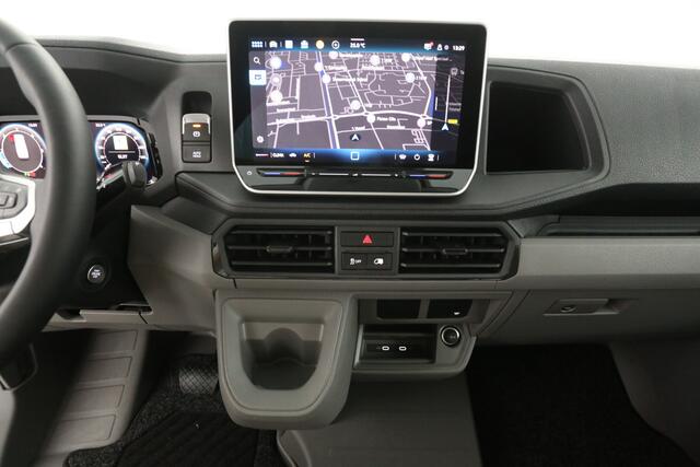 Volkswagen CRAFTER 2.0 TDI DSG HIGHLINE EXCLUSIVE L3H3 | DC | FACELIFT MODEL | BPM VRIJ | Virtual | 2xSchuifdeur | 3000KG Trekgew. | Trekh. | Adap. Cruise | Clima | Carplay | Camera |