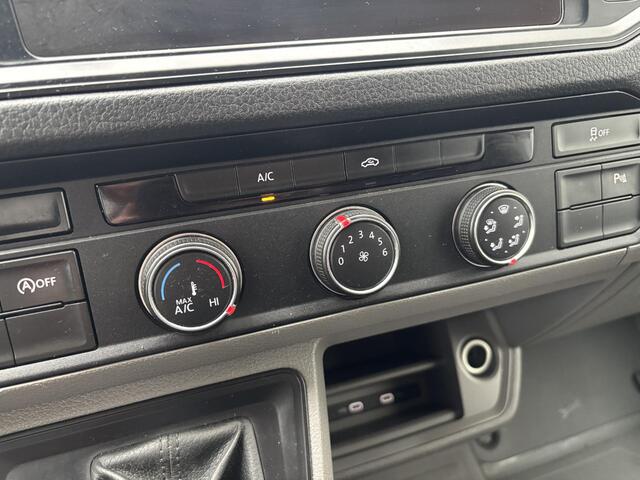 Volkswagen CRAFTER 2.0 TDI L3H1*AUTOM.*A/C*NAVI*HAAK*CAM*CARPLAY*