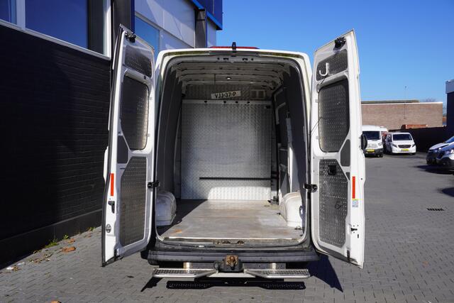 Volkswagen CRAFTER 2.0 TDI 140PK L3H3 EURO 6 - Airco - Navi - Cruise - ¤ 17.900,- Excl.