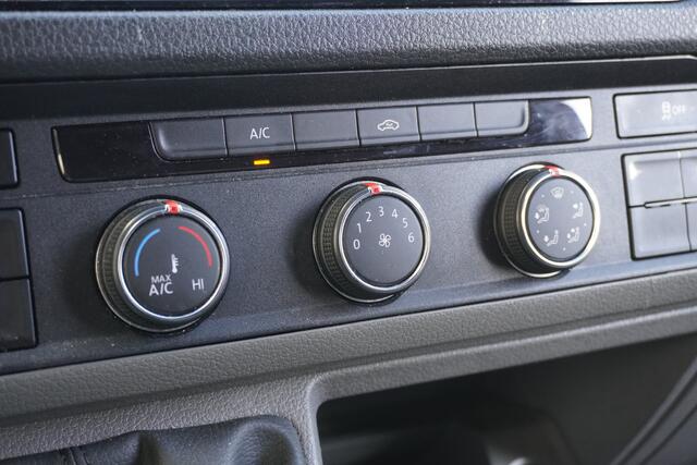 Volkswagen CRAFTER 2.0 TDI 140PK L3H3 EURO 6 - Airco - Navi - Cruise - ¤ 18.900,- Excl.