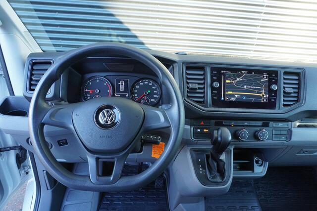 Volkswagen CRAFTER 35 140pk Automaat L3H2/L2H1 Apple Carplay Trekhaak Navigatie Camera Cruise control Airco 3-zits