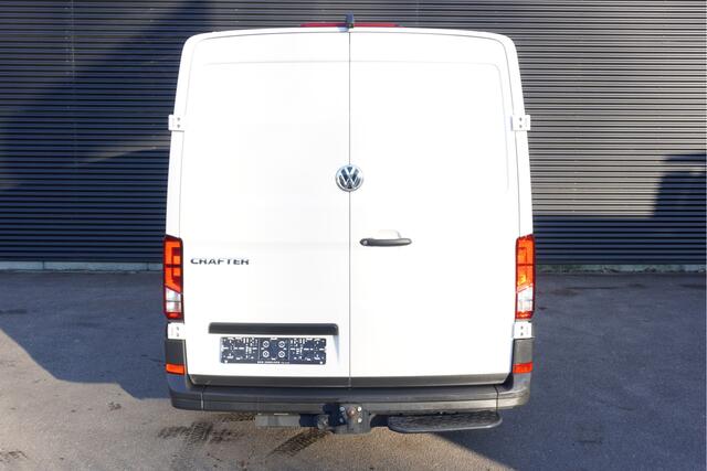 Volkswagen CRAFTER 35 140pk Automaat L3H2/L2H1 Apple Carplay Trekhaak Navigatie Camera Cruise control Airco 3-zits