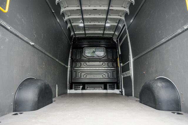 Volkswagen CRAFTER 2.0 TDI L4H3 | Facelift | Automaat | Carplay | Camera | Cruise | Navi | Airco | PDC