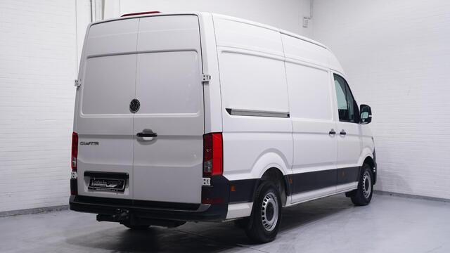 Volkswagen CRAFTER 2.0 TDI 102 pk L3H3 Navi, Trekhaak 2.500 kg Airco, Laadruimte Pakket, PDC V+A, Apple Carplay, 3-Zits