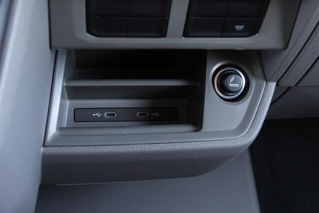 Volkswagen CRAFTER L3H2 | 2.0Tdi 177Pk | 35 | Stoel-Stoel | Achteruitrijcamera | 10.4'' Display | Trekhaak | Candy White