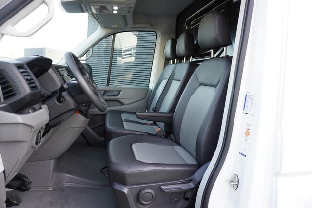 Volkswagen CRAFTER 35 180pk L3H3/L2H2 Apple Carplay Trekhaak Tacho LED Navigatie Camera Cruise control