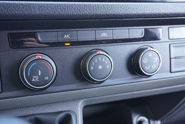 Volkswagen CRAFTER 2.0 TDI 140PK L3H3 EURO 6 - Airco - Cruise - Camera - ¤ 19.950,- Excl.