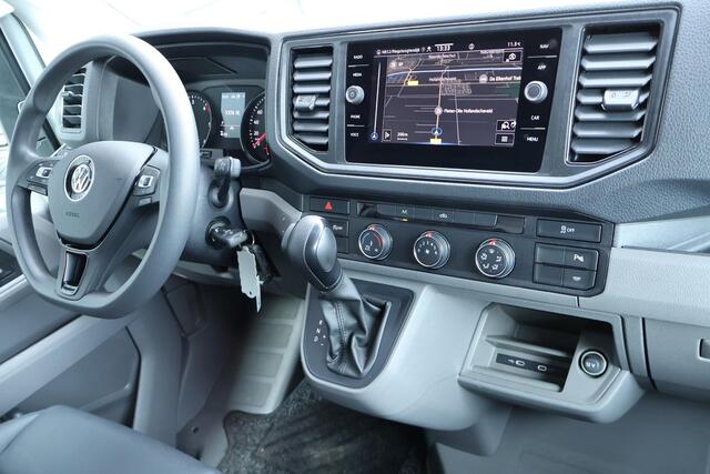 Volkswagen CRAFTER 35 2.0 TDI 140pk DSG L3H3 Exclusive Trekhaak Camera Leder Led Sidebars Zonneklep Navigatie Bijrijdersbank