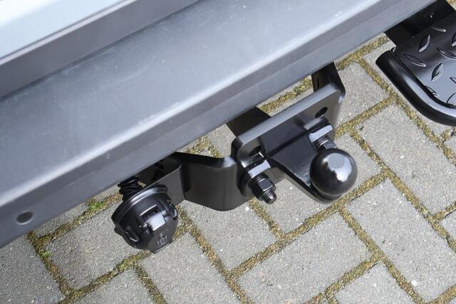 Volkswagen CRAFTER 35 2.0 TDI 140pk DSG L3H3 Exclusive Trekhaak Camera Leder Led Sidebars Zonneklep Navigatie Bijrijdersbank