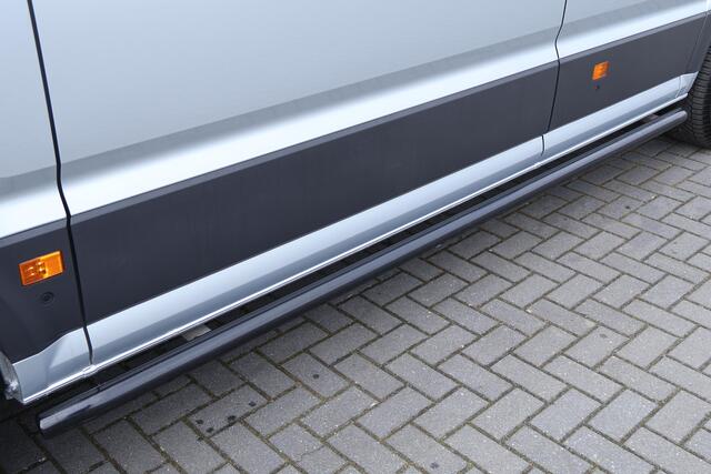 Volkswagen CRAFTER 35 2.0 TDI 140pk DSG L3H3 Exclusive Trekhaak Camera Leder Led Sidebars Zonneklep Navigatie Bijrijdersbank