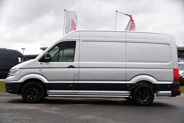 Volkswagen CRAFTER 35 2.0 TDI L3H3 Highline PB Edition Full Options! Adaptieve Cruise, Carplay, LED, Leder, Stoelwarming, Trekhaak, Multimedia, Uniek!