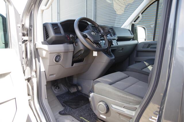 Volkswagen CRAFTER 35 2.0 TDI L3H3 177PK AUT. LED, STOELVERWARMING, TREKHAAK, ERGO ACTIVE GEVEERDE STOEL, CLIMATE CONTROL, CAMERA, NAVI, PARKEERSENSOREN