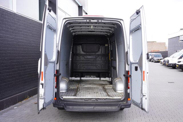 Volkswagen CRAFTER 2.0 TDI L3H3 EURO 6 - Airco - Cruise - PDC - ¤ 15.900,- Excl.
