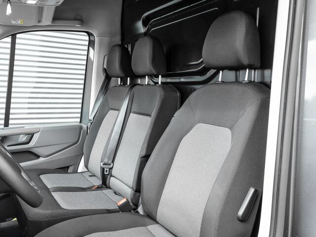 Volkswagen CRAFTER 30 2.0 TDI 140pk DSG L3H3 Trendline · Camera · Trekhaak · Side Bars · Cruise Control · Apple/Android Car Play · DAB Radio · Garantie t/m 04-09-2028 of 120.000km