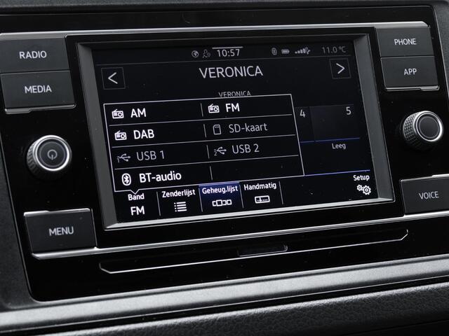 Volkswagen CRAFTER 30 2.0 TDI 140pk DSG L3H3 Trendline · Camera · Trekhaak · Side Bars · Cruise Control · Apple/Android Car Play · DAB Radio · Garantie t/m 04-09-2028 of 120.000km