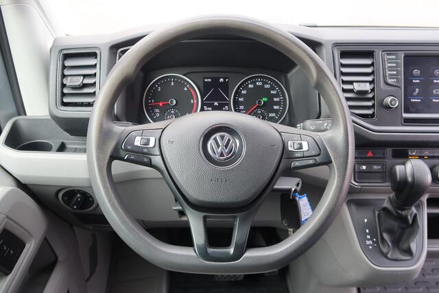 Volkswagen CRAFTER 35 2.0 TDI L3H3 AUT/ LED/ CAMERA/ ACC/ MASSAGE/ AIRCO/ TREKHAAK