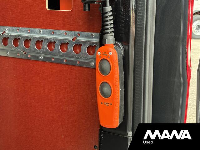 Volkswagen CRAFTER 35 2.0 TDI L4H3 Highline Laadklep Automaat Camera Airco Cruise Vooruitverwarming Carplay