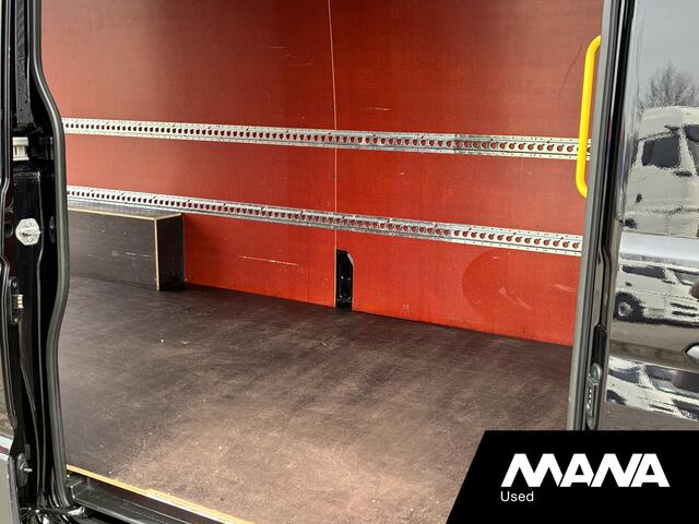 Volkswagen CRAFTER 35 2.0 TDI L4H3 Highline Laadklep Automaat Camera Airco Cruise Vooruitverwarming Carplay