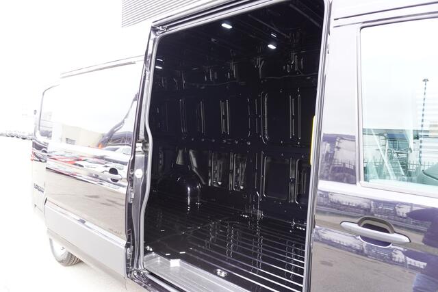 Volkswagen CRAFTER 177pk Automaat L4H3/L3H2 Camera Apple Carplay Cruise Control Airco Parkeersensoren