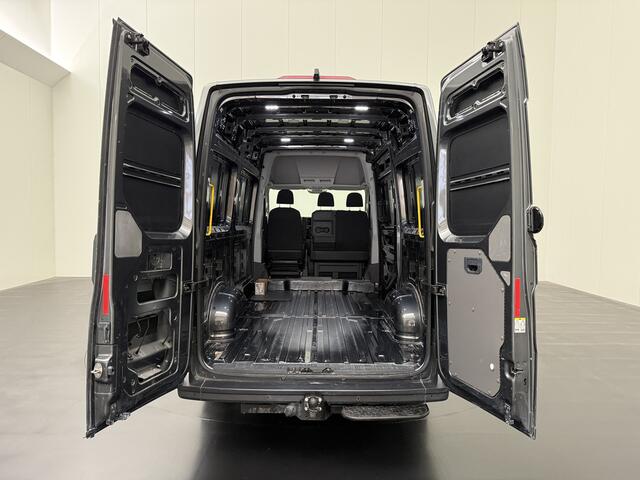 Volkswagen CRAFTER 2.0TDi 140PK L3H3 | Navigatie | Camera | Airco | Cruise | 3-Zits | Trekhaak