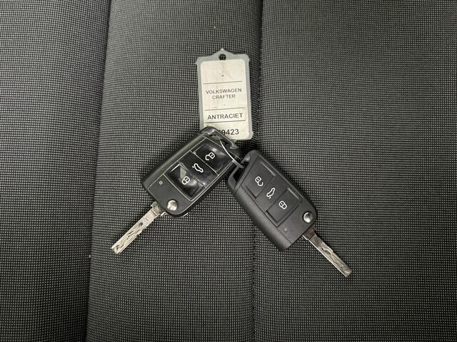 Volkswagen CRAFTER 2.0TDi 140PK L3H3 | Navigatie | Camera | Airco | Cruise | 3-Zits | Trekhaak