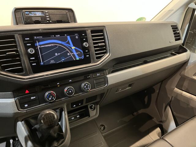 Volkswagen CRAFTER 35 2.0 TDI L4 DC Dubbel Cabine RWD 140 PK Open Laadbak / Euro 6 / Trekhaak 3.000 KG / Airco / Camera / CarPlay / Navigatie