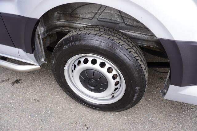 Volkswagen CRAFTER L3H3/L2H2 Trekhaak Camera Navigatie Parkeersensoren Cruise control Airco 3-Zits