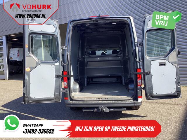 Volkswagen CRAFTER 2.0 TDI 180 pk DSG Aut. L3H3 DC Dubbel Cabine LED/ Adapt.Cruise/ Carplay/ Gev.Stoel/ Airco/ Navi/ Camera/ PDC/ 17"LMV/ Trekhaak