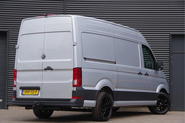 Volkswagen CRAFTER 35 2.0 TDI L3H3 75 EDITION 177PK AUT. LED, LEDER, TREKHAAK, ERGO ACTIVE GEVEERDE STOEL, STUURVERWARMING, STOELVERWARMING, VOORRUITVERWARMING, ADAPT. CRUISE, CAMERA, NAVI, CLIMA, NL AUTO, NAP