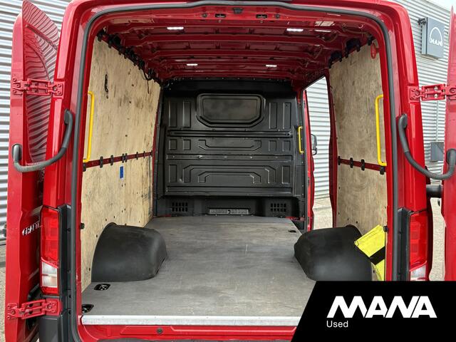 Volkswagen CRAFTER 50 2.0 TDI L3H2 177pk DL Automaat Trekhaak Camera Cruise Sensoren