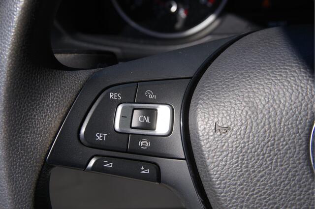Volkswagen CRAFTER 35 2.0 TDI L3H3 Highline AUT. LED, TREKHAAK, GEV. ERGO ACTIVE STOEL, CAMERA, AIRCO, MISTLAMPEN