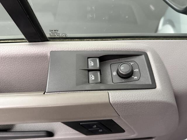 Volkswagen CRAFTER 2.0TDI 177PK Automaat L3H2 Highline | Trekhaak 3000Kg | Airco | Navigatie | Camera | Multimedia | Betimmering