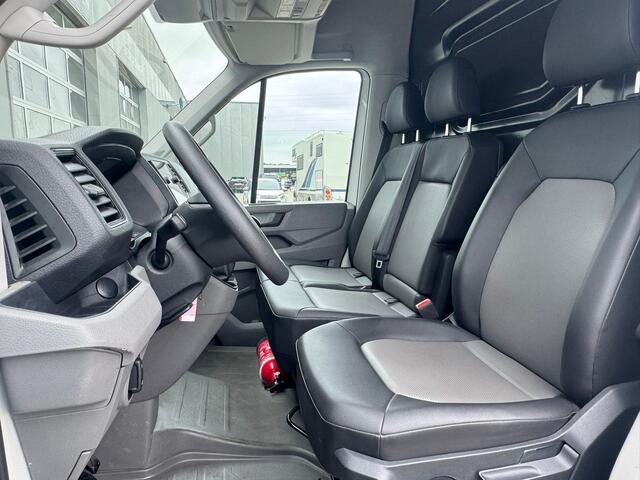 Volkswagen CRAFTER 35 2.0 TDI L3H3 > Trekhaak/P sensoren/Navigatie