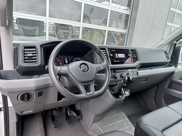 Volkswagen CRAFTER 35 2.0 TDI L3H3 > Trekhaak/P sensoren/Navigatie
