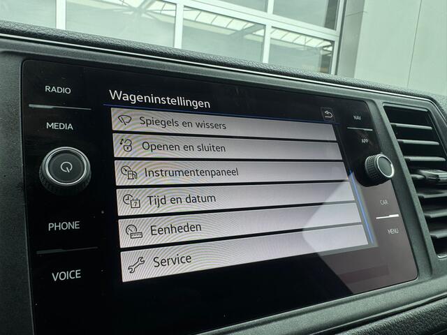 Volkswagen CRAFTER 35 2.0 TDI L3H3 > Trekhaak/P sensoren/Navigatie