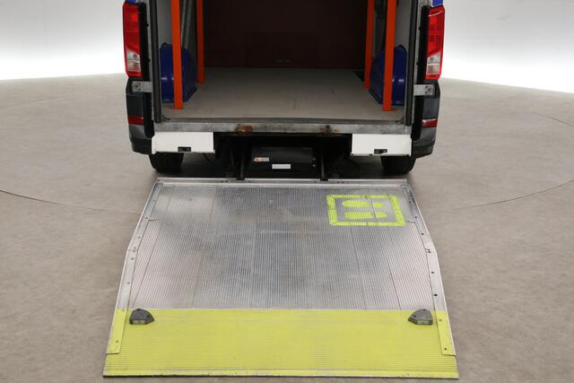 Volkswagen CRAFTER 2.0 TDI 140PK L3H3 | Laadklep | Airco | Cruise | Camera | Carplay | Parkeersens.