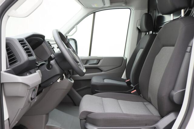 Volkswagen CRAFTER 35 2.0 TDI DSG 177 PK L3H2 Airco, LED, Camera, ACC, Apple Carplay, Verwarmde Stoelen, Trekhaak