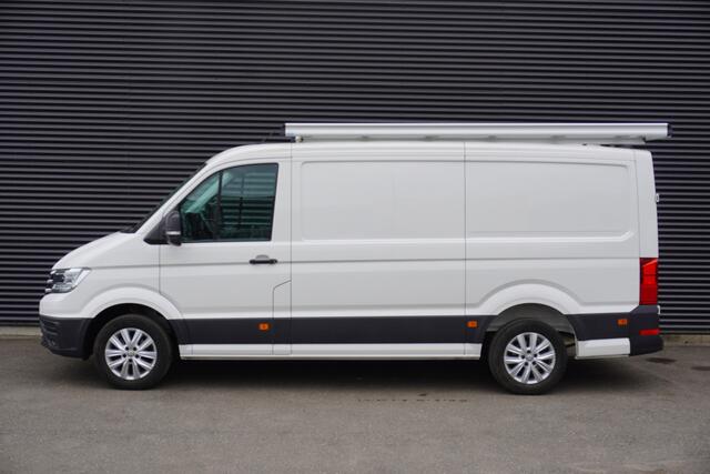 Volkswagen CRAFTER 35 140pk Automaat L3H2/L2H1 LED Apple Carplay Camera 17" Velgen Imperiaal Parkeersensoren