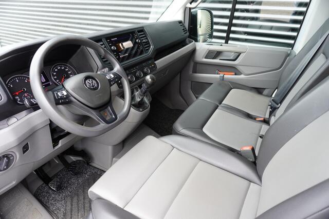 Volkswagen CRAFTER 177pk L3H3/L2H2 Trekhaak Apple Carplay Navigatie Camera Parkeersensoren Cruise control