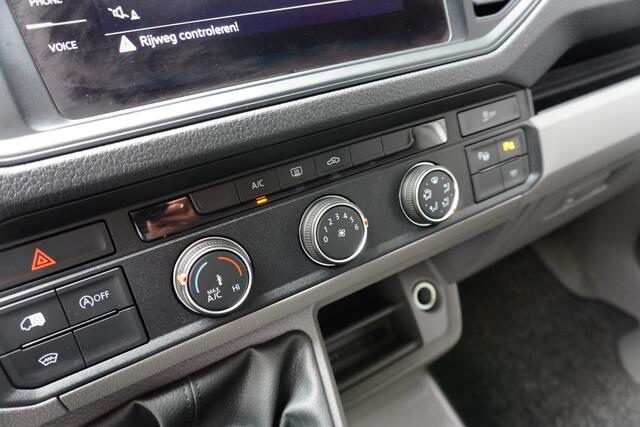 Volkswagen CRAFTER 177pk L3H3/L2H2 Trekhaak Apple Carplay Navigatie Camera Parkeersensoren Cruise control