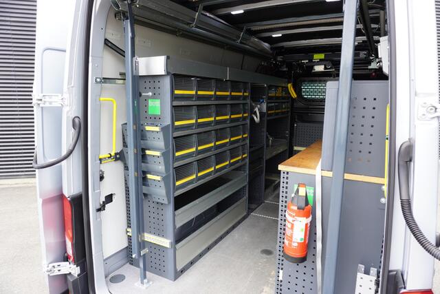 Volkswagen CRAFTER 140pk L3H3/L2H2 Kraan Hijskraan Werkplaats inrichting LED Camera Navigatie Apple Carplay