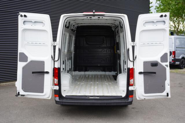 Volkswagen CRAFTER 35 180pk L3H3/L2H2 Facelift LED Digitaal Dashboard Apple Carplay Camera Ergo comfort stoel Parkeersensoren