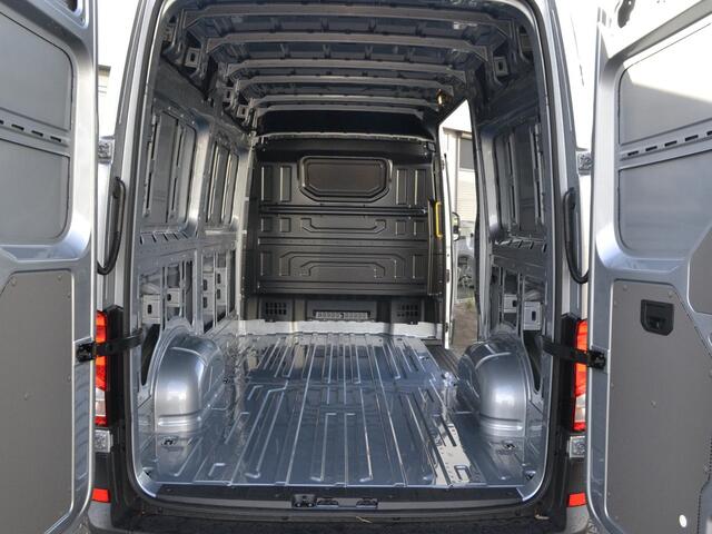 Volkswagen CRAFTER Bedrijfswagens 35 Trendline 2.0 TDI 140pk L3H3 · Camera · Trekhaak · Tussenschot · Alarm · P-Sensoren · Cruise Control · Garantie t/m 22-12-2028 of 120.000km