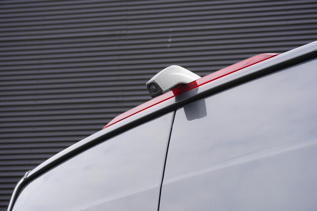 Volkswagen CRAFTER 180pk Automaat L5H3/L4H2 XXL Maxi Facelift Apple Carplay Camera LED parkeersensoren ACC Cruisecontrol